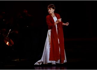Maria Callas “ressuscita” em holograma e impressiona público em Paris
